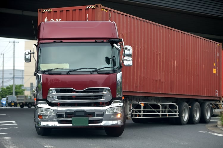 左折巻き込みはなぜ起きる？原因と防止法を徹底解説