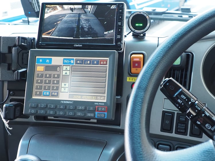 バスへ安全にバックカメラを設置するために｜製品選定や取り付け方のポイント