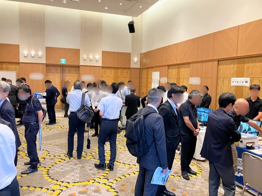 260916第68回近畿バス技術委員会業務報告会バス関係機器展示会 (1)